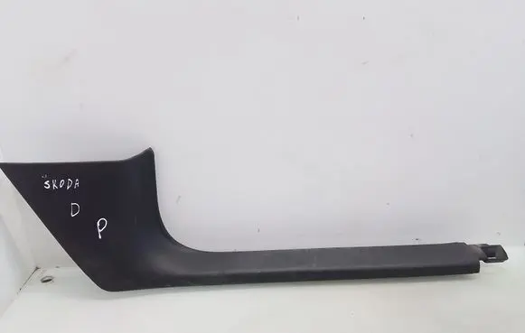 Skoda Octavia Mk2 (1Z) Front sill trim cover 1Z1863484
