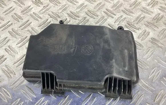 Mercedes-Benz C W205 Fuse box cover A2055400182