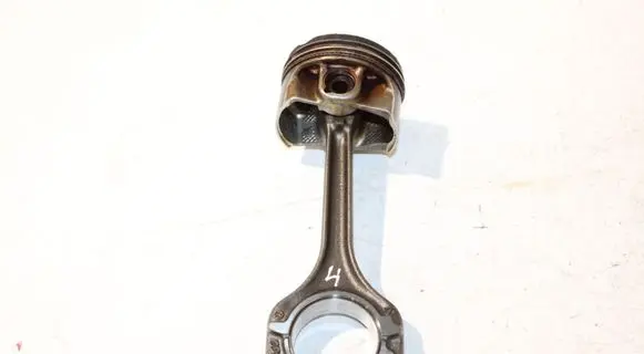 Volkswagen Golf VII Piston with connecting rod 04EE