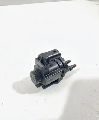 BMW 2 F46 Vacuum valve 8570591