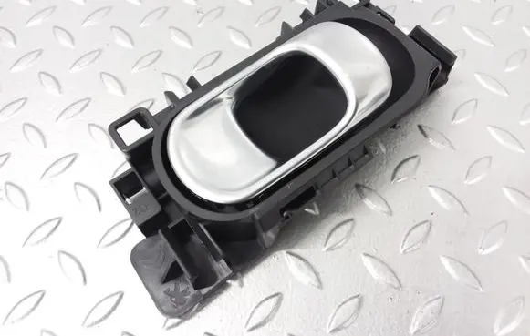 Loading door interior handle