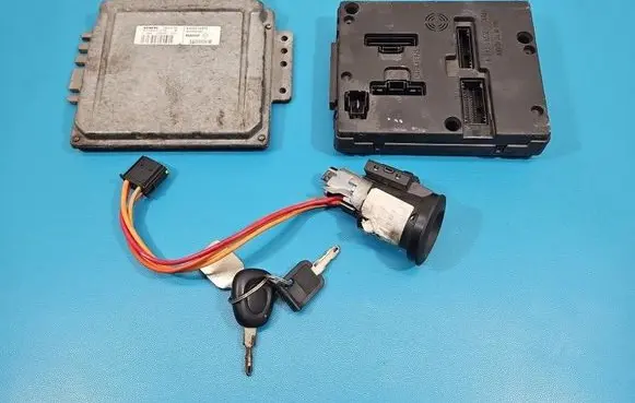 Renault Scenic I Engine control unit/module ECU S118301113B IMPRK1529322