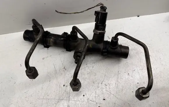 Audi A4 S4 B7 8E 8H Fuel main line pipe 059130089D F00R001650