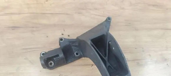 BMW 3 E46 Engine mounting bracket 6753225
