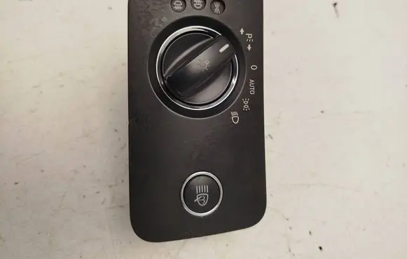 Mercedes-Benz CLS C219 Light switch A2195450104 04059130