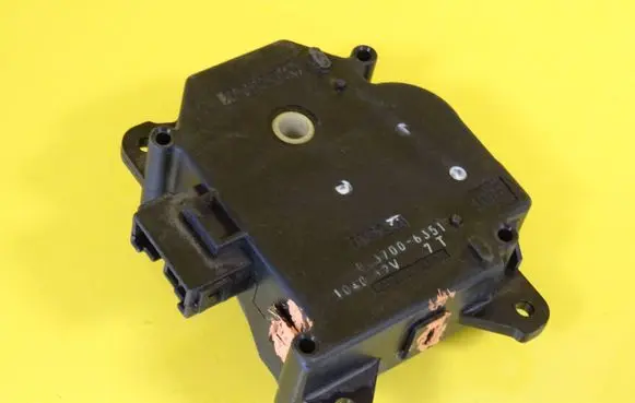 Mitsubishi Space Wagon Air flap motor/actuator 063700-6351 0637006351