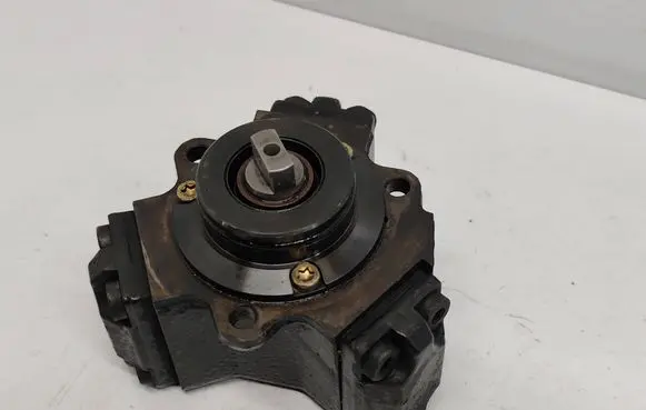 Mercedes-Benz A W168 Fuel injection high pressure pump 0445010015 A6680700301 6680700301