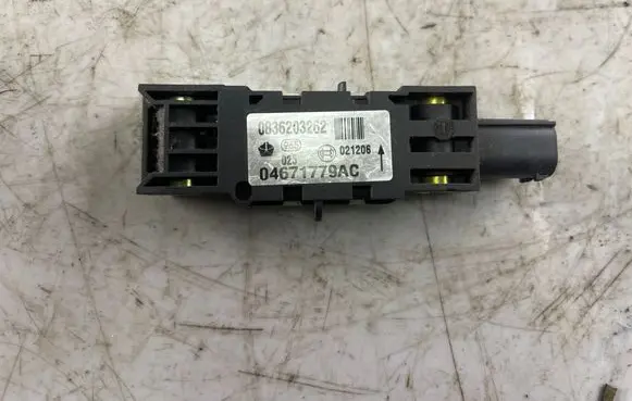 Chrysler 300 - 300C Airbag deployment crash/impact sensor 04671779ac