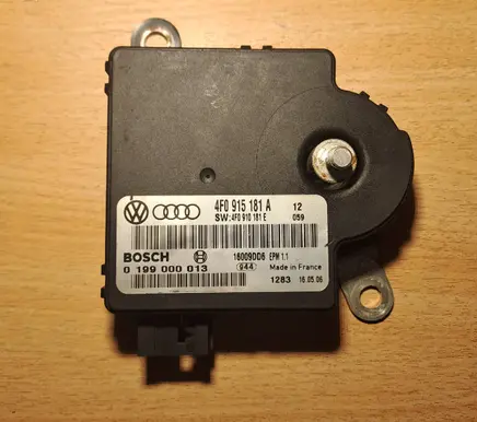 Audi A6 S6 C5 4B Power management control unit 4F0915181A 0199000013