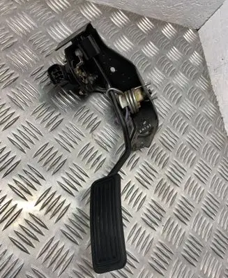 Toyota Avensis T250 Accelerator throttle pedal 8928152021