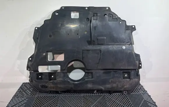 Toyota Auris E180 Engine splash shield/under tray 5144102320