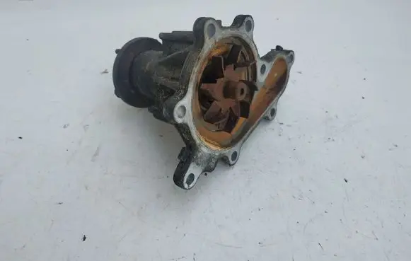Nissan Navara D40 Water pump
