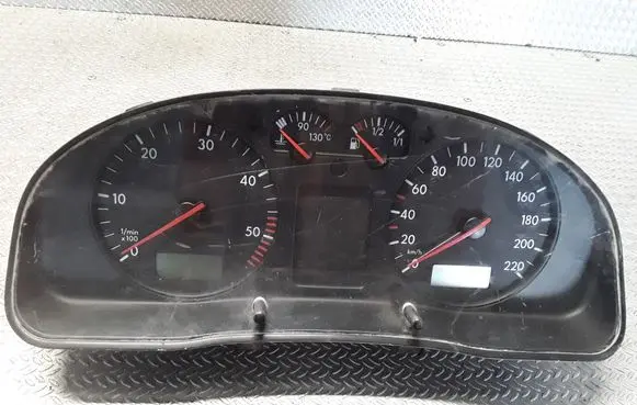 Volkswagen PASSAT B5 Speedometer (instrument cluster) 3B1919860