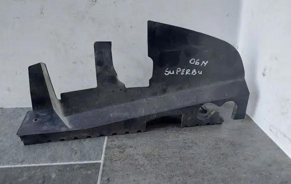 Skoda Superb B5 (3U) Intercooler air guide/duct channel 3U0121283A