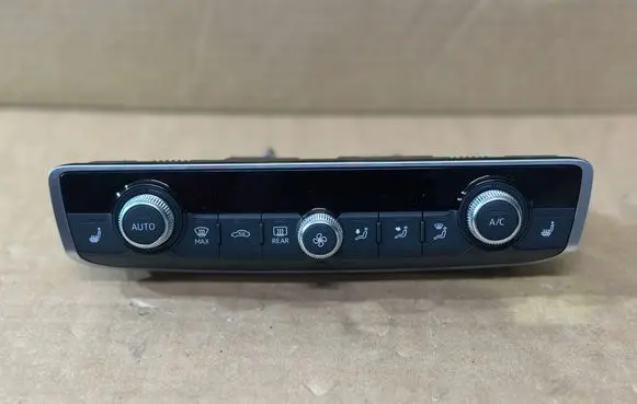 Audi Q3 F3 Climate control unit 83A820043J 901565240002