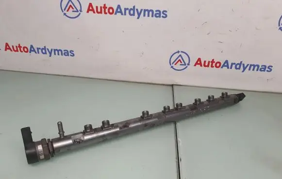 BMW 3 E90 E91 Fuel distributor 7800124 13537800124 13537805423
