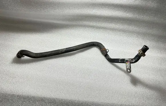 Audi A8 S8 D3 4E Engine coolant pipe/hose 4E0121399D 4E0121399G