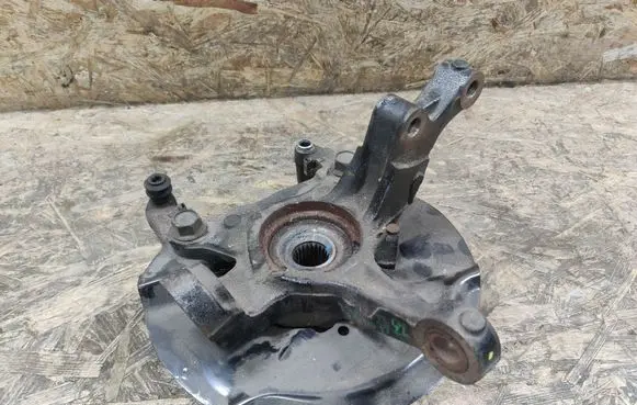 Mitsubishi Space Star Front wheel hub spindle knuckle