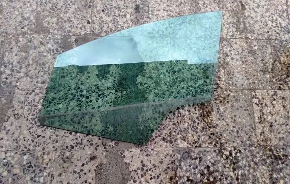 Peugeot 3008 I Front door window glass four-door DOT39AS2M34 E000189 43R000929