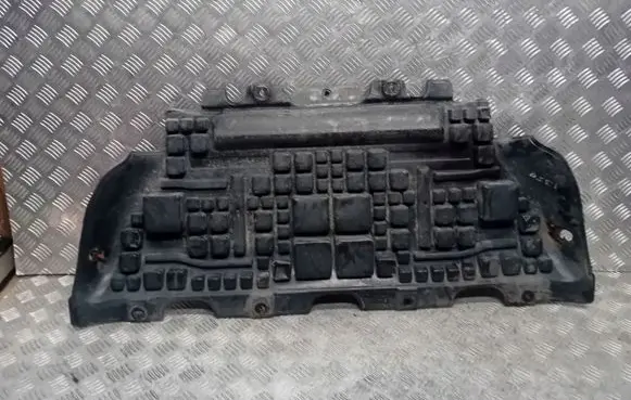 Jeep Grand Cherokee Engine splash shield/under tray 68037063