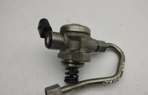 Audi A1 Mechanical fuel pump 04E127027N