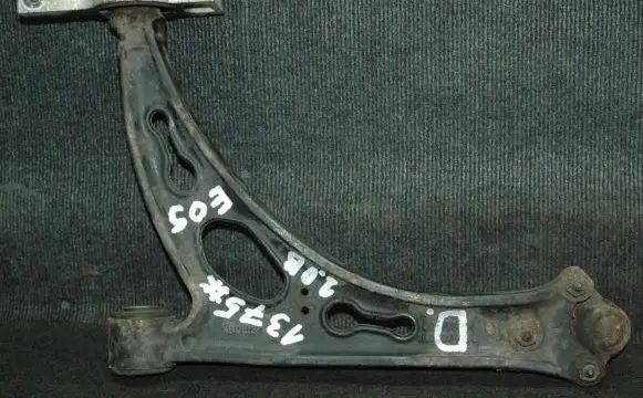 Volkswagen Eos Front lower control arm/wishbone 1K0407153G