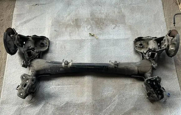 Peugeot 2008 II Rear axle beam 9843205180