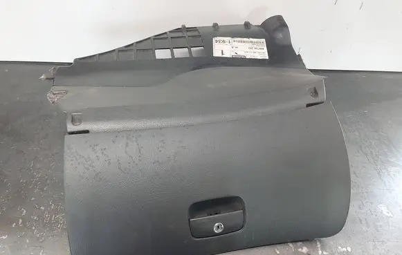 Volkswagen PASSAT B5 Glove box 3B1857101 1841915016