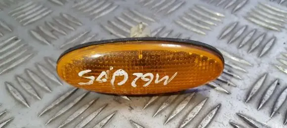 Mazda 626 Front fender indicator light 0464120 046-4120