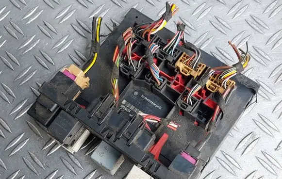 Volkswagen Caddy Comfort/convenience module 3C0937049D 0670486008