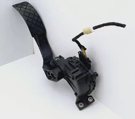 Audi A6 S6 C5 4B Accelerator throttle pedal 8D1723523E
