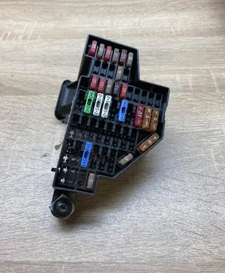 Volkswagen PASSAT B6 Fuse module 07020502196
