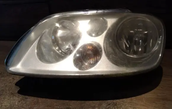 Volkswagen Touran I Headlight/headlamp 1T0941005E 0301205601
