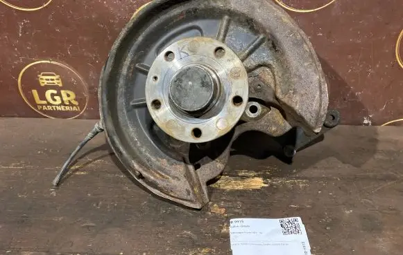 Volkswagen Touran I Rear wheel hub 1K0435P