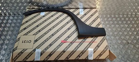 Fiat 500L Rear arch trim S26338220 735568353