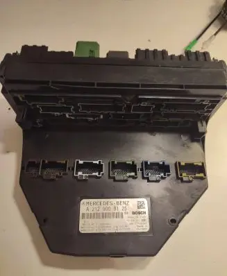 Mercedes-Benz CLS C218 X218 Fuse module A2129009125 A2129020609 A2129014607