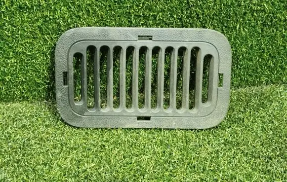 Renault Master III Quarter panel pressure vent 798700003R