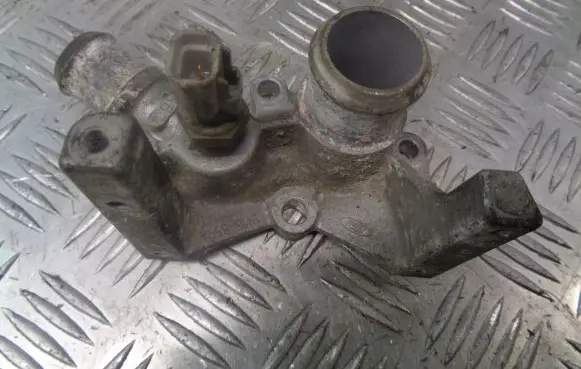 Ford Focus Thermostat housing 1N1G-8594