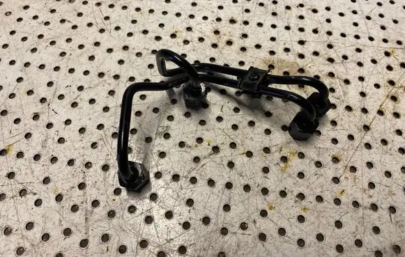 Microcar M.GO Fuel injector supply line/pipe 