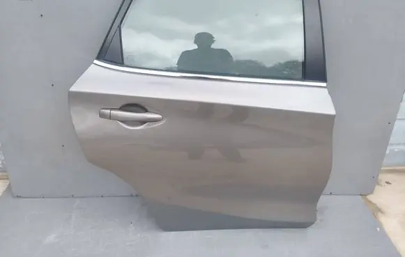 Nissan Pulsar Rear door H21003ZLMA