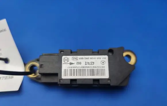 Mercedes-Benz E W211 Airbag deployment crash/impact sensor 0018209126 001820912606