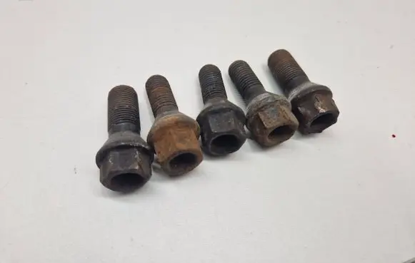 BMW 5 E60 E61 Nuts/bolts 