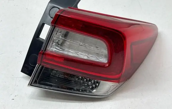Subaru XV II Rear/tail lights 84201FL020 3B1R 1000171013