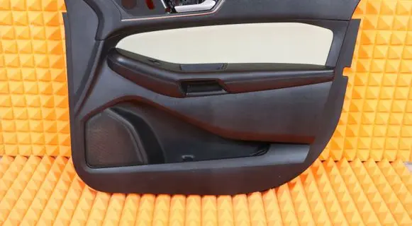 Ford Edge II Front door card panel trim