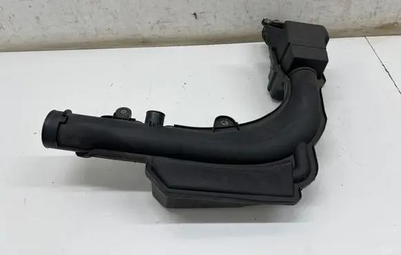 Opel Insignia B Air intake duct part 84182563