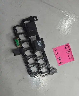 Audi A3 S3 8L Relay mounting block 4A0937530