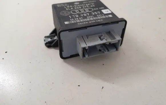 Skoda Octavia Mk2 (1Z) Light module LCM 1T0907357