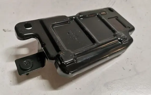 Battery bracket