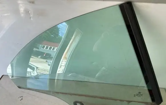BMW 4 F32 F33 Rear door window glass 7290496