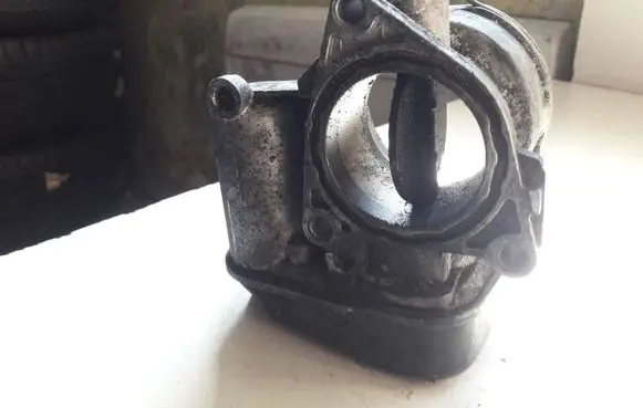 Volkswagen PASSAT B6 Engine shut-off valve 19206B0040
